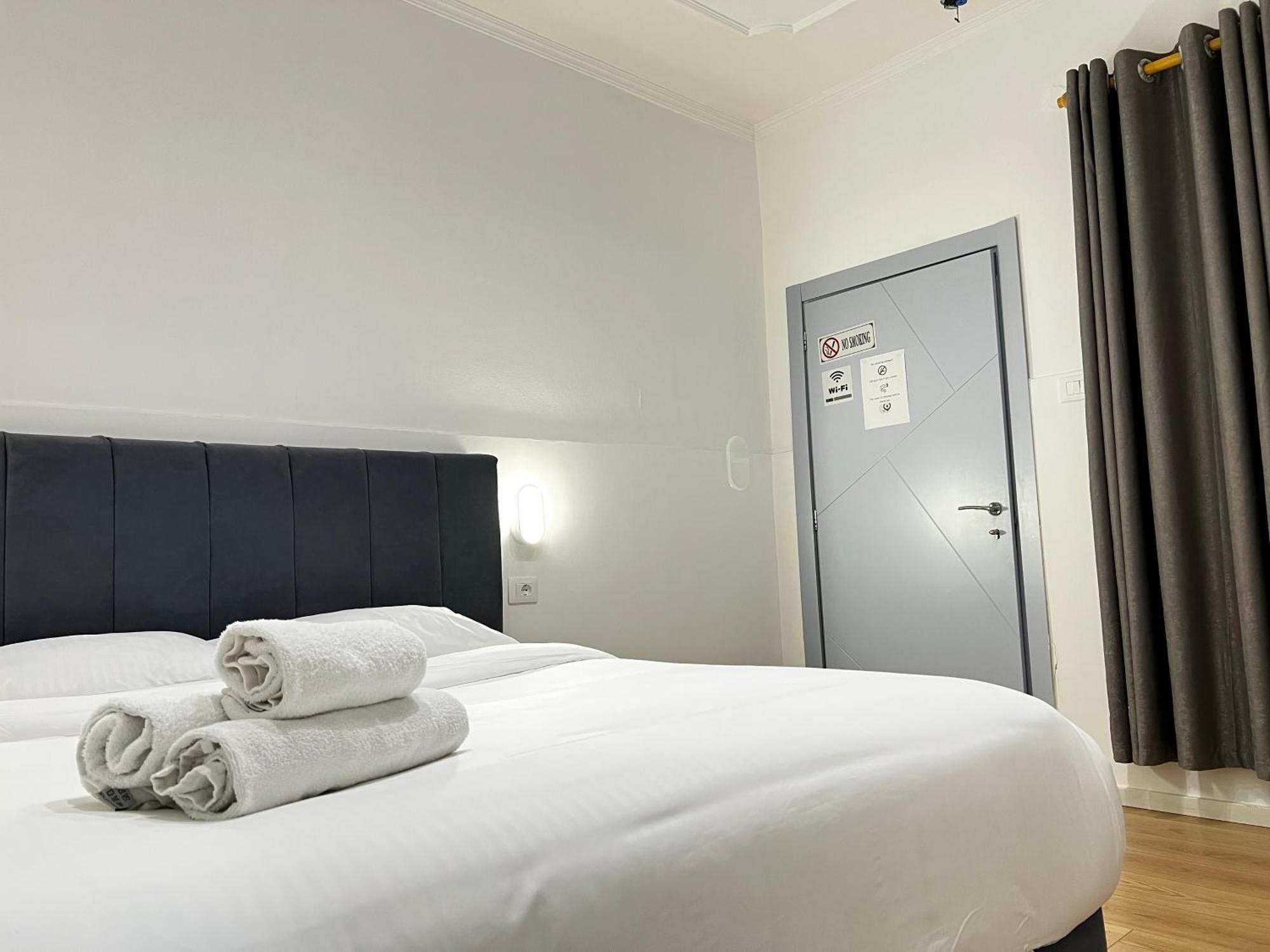 Tirana Square Hotel Buitenkant foto
